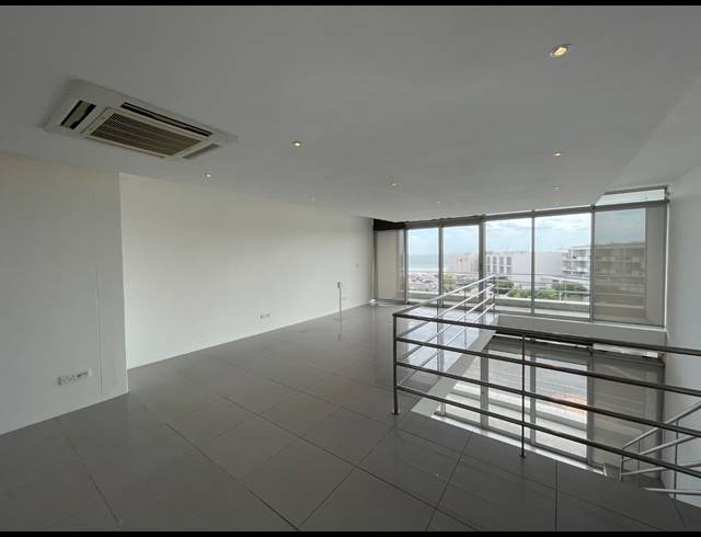 840M² BUILDING TO LET IN LAGOON BEACH